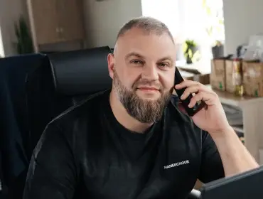 Максим - Менеджер по продажам