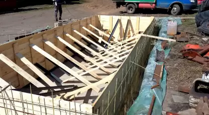 Хурчак (в приямке)